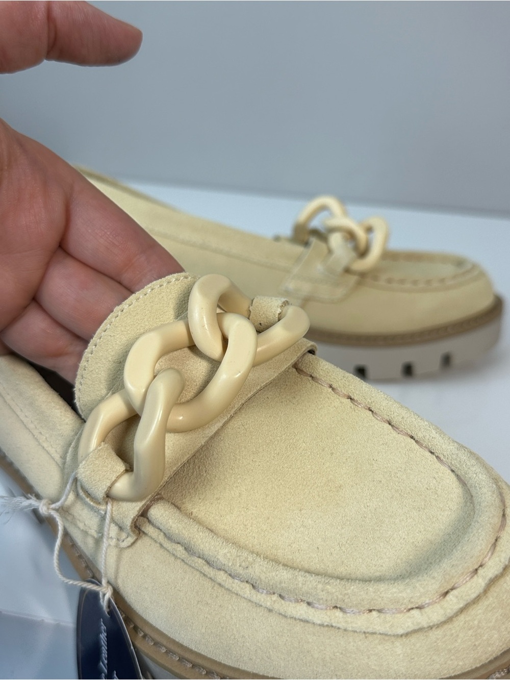 White Mountain Goodie Loafer Size 6.5 Buttercream Suede Butter Yellow - Picture 15 of 15